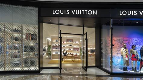 louis vuitton brookfield place.